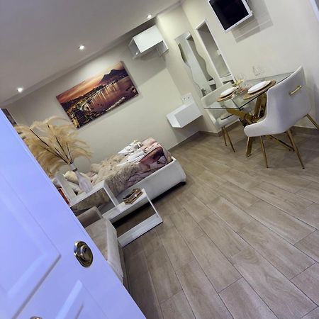 La Dimora Dei Sogni Sedil Capuano Home Suite เนเปิลส์ ภายนอก รูปภาพ