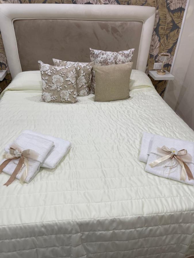 La Dimora Dei Sogni Sedil Capuano Home Suite เนเปิลส์ ภายนอก รูปภาพ