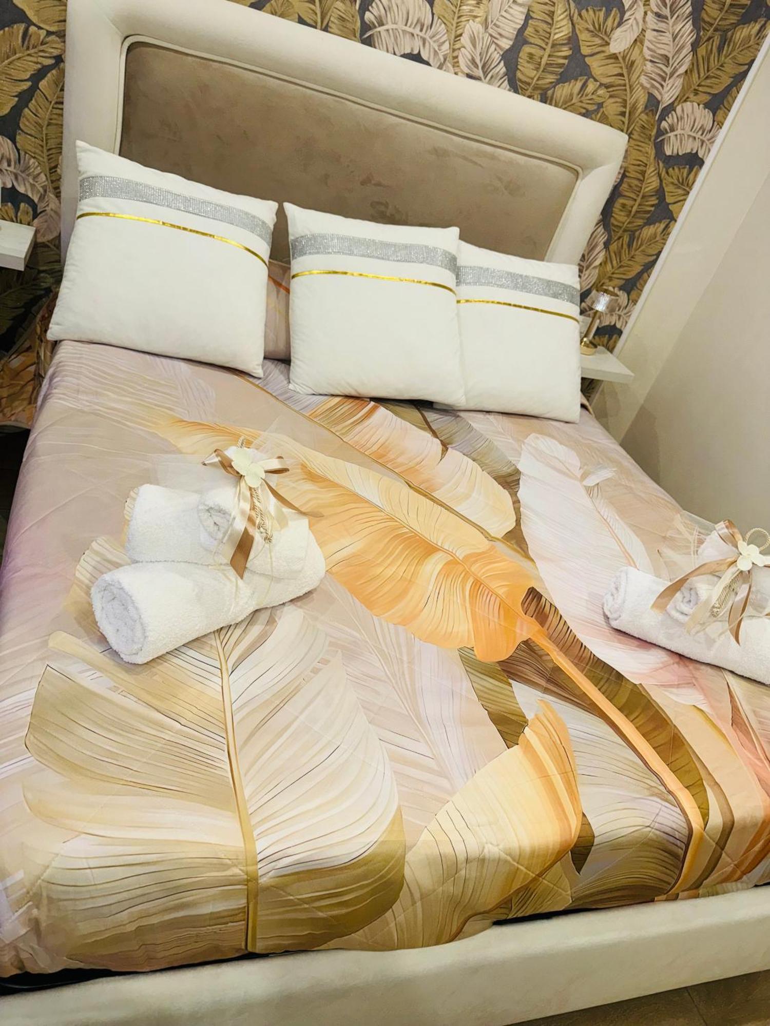 La Dimora Dei Sogni Sedil Capuano Home Suite เนเปิลส์ ภายนอก รูปภาพ